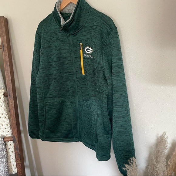 Green Bay Packers | Full Zip Sherpa Lined Green & Gold Jacket - Picture 3 of 10